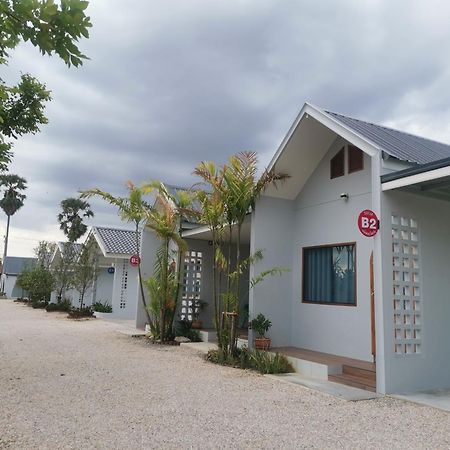 Numhom Resort Ban Nong Chum Saeng Екстер'єр фото