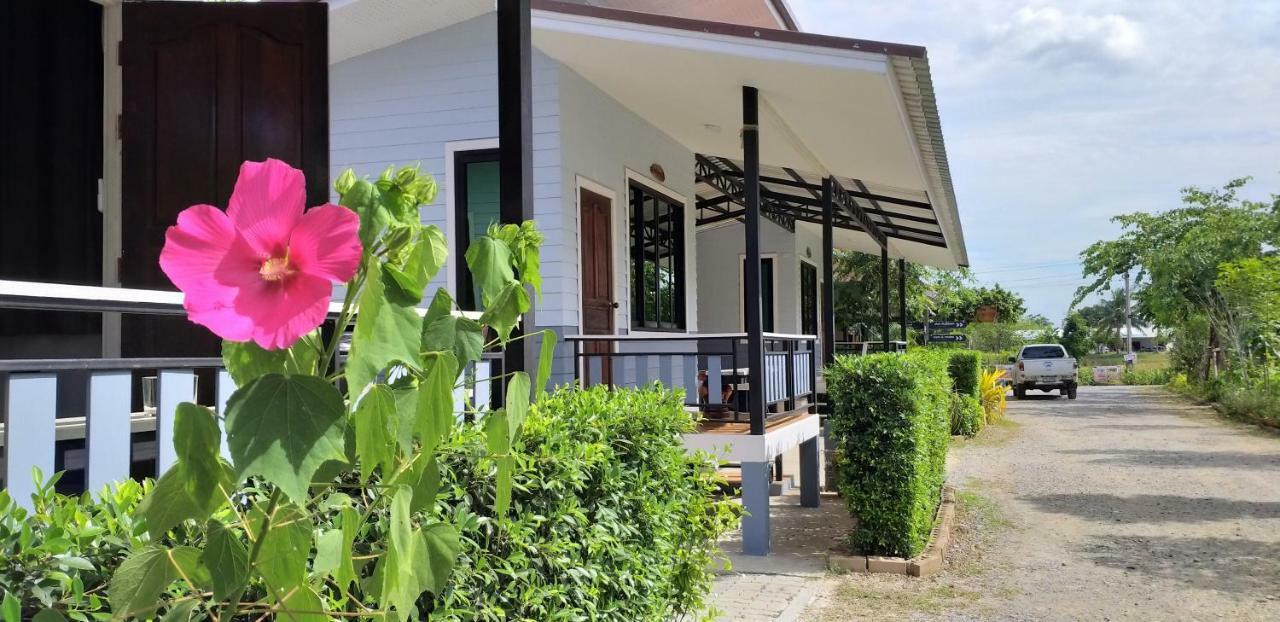 Numhom Resort Ban Nong Chum Saeng Екстер'єр фото